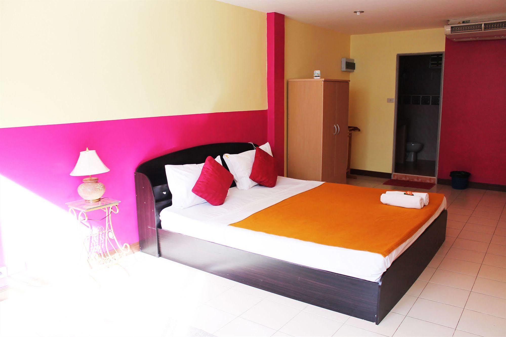 Welcome Marina Jomtien Beach Exterior photo